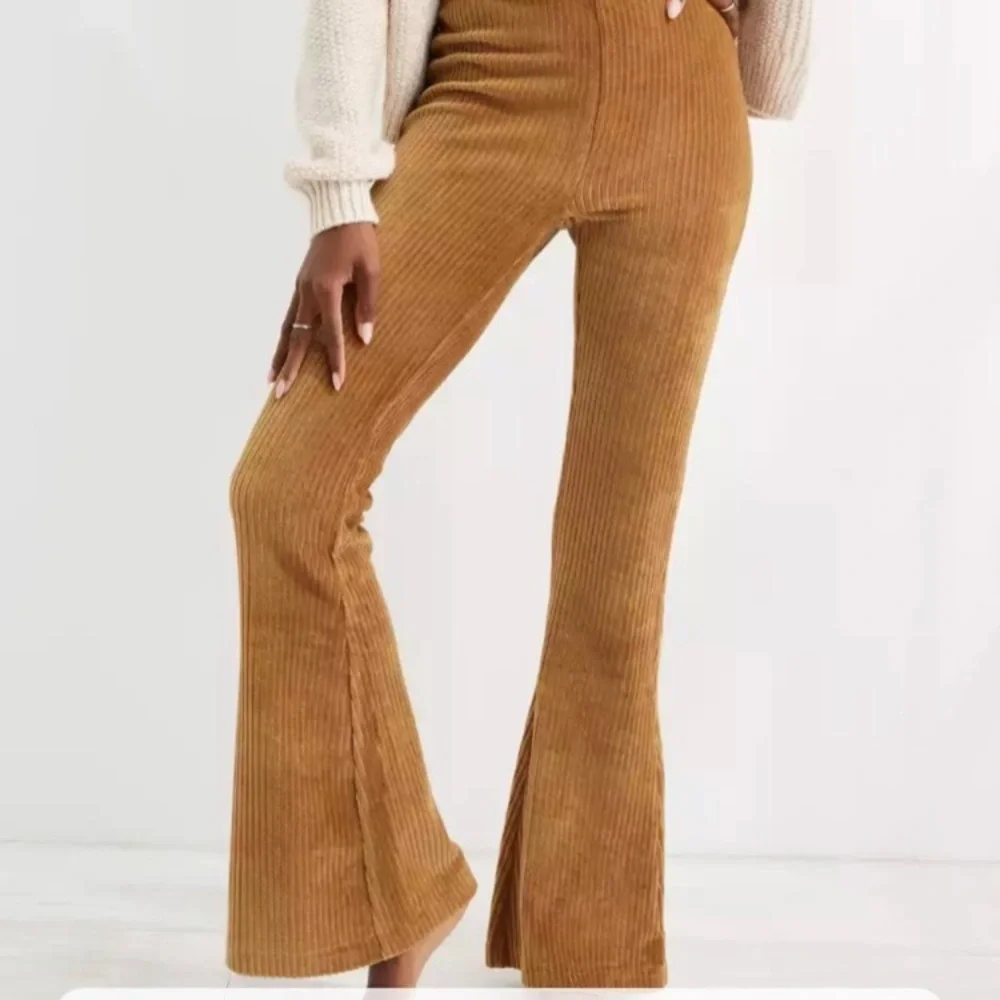 Aerie NWT groove on highwaist velour flare leg legging size M tree line gold - Picture 2 of 8